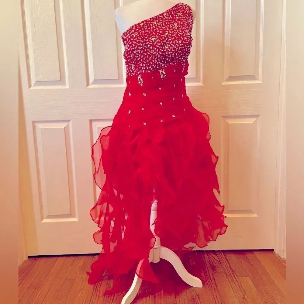 Red One-Shoulder Ruffled Gown - Picture 3 of 15